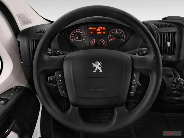 Neu PEUGEOT EXPERT COMBI à Boulogne-Billancourt chez PEUGEOT HÄNDLERNAME